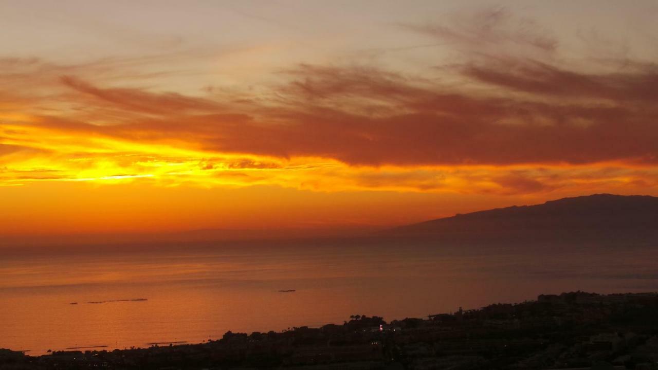 אדחה Sunset View And Pool In Paradise מראה חיצוני תמונה