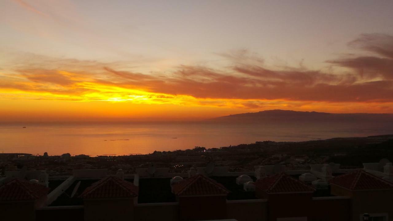 אדחה Sunset View And Pool In Paradise מראה חיצוני תמונה