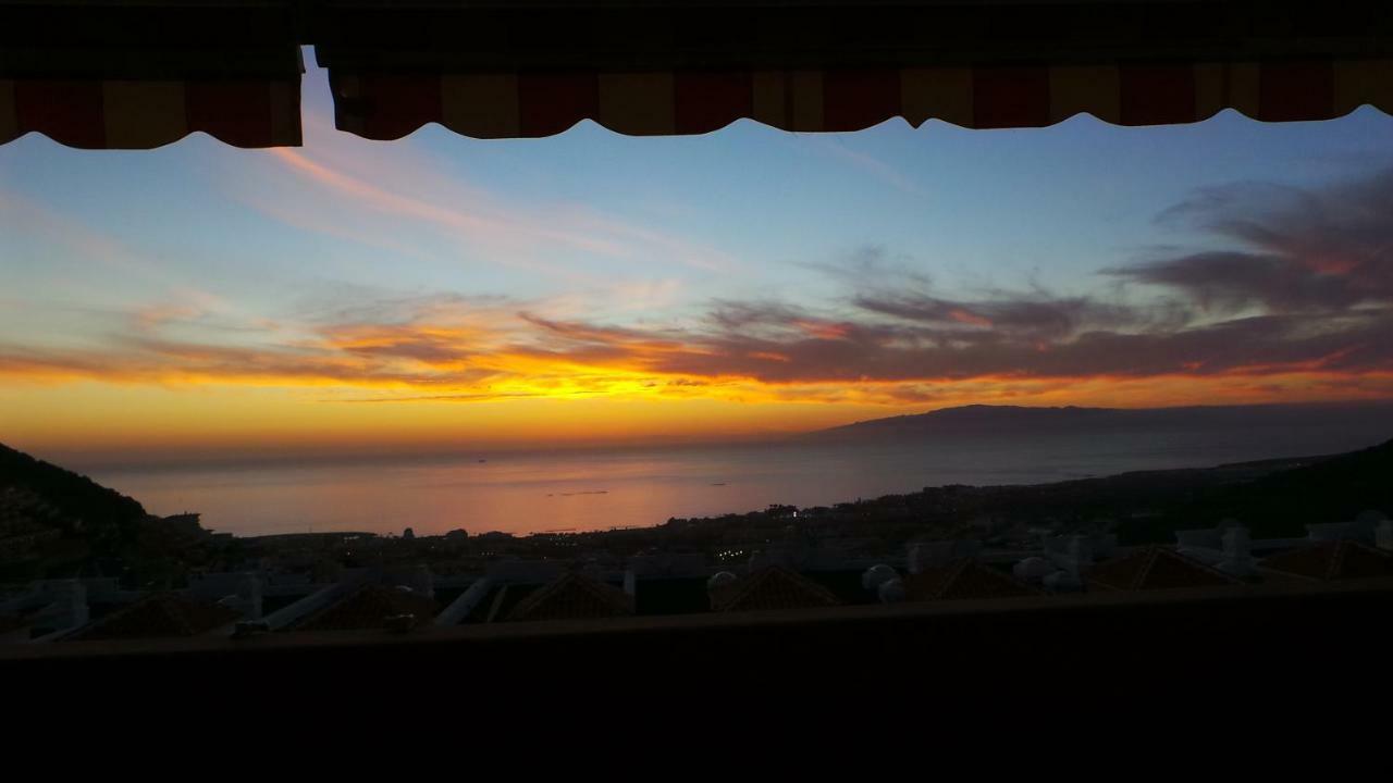 אדחה Sunset View And Pool In Paradise מראה חיצוני תמונה